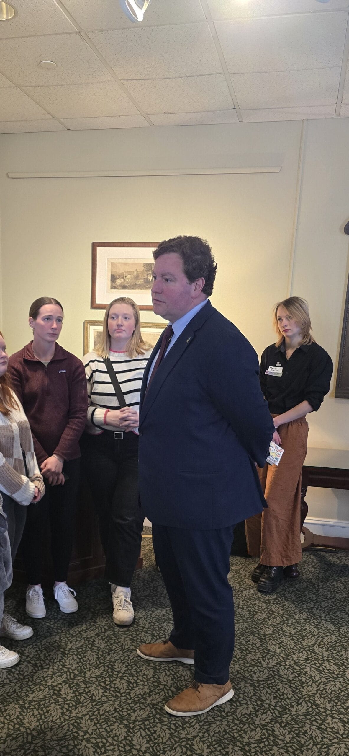 State Treasurer Mike Pieciak meets with VTSU social work students